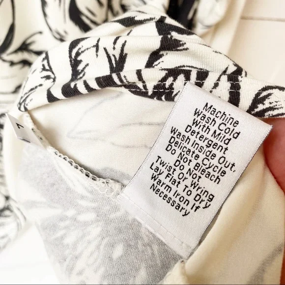 CAbi Butterfly Floral Long Sleeve Trapeze Tee L - Picture 7 of 7